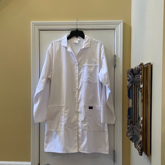 Women's RMF Scrubs Lab Coat White Size M 4-Button, Long Sleeves, Thigh Length - Picture 3 of 5